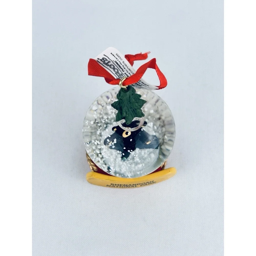 Shenandoah National Park‎ Bear Bearfoots Ornament Snow globe Christmas Tree